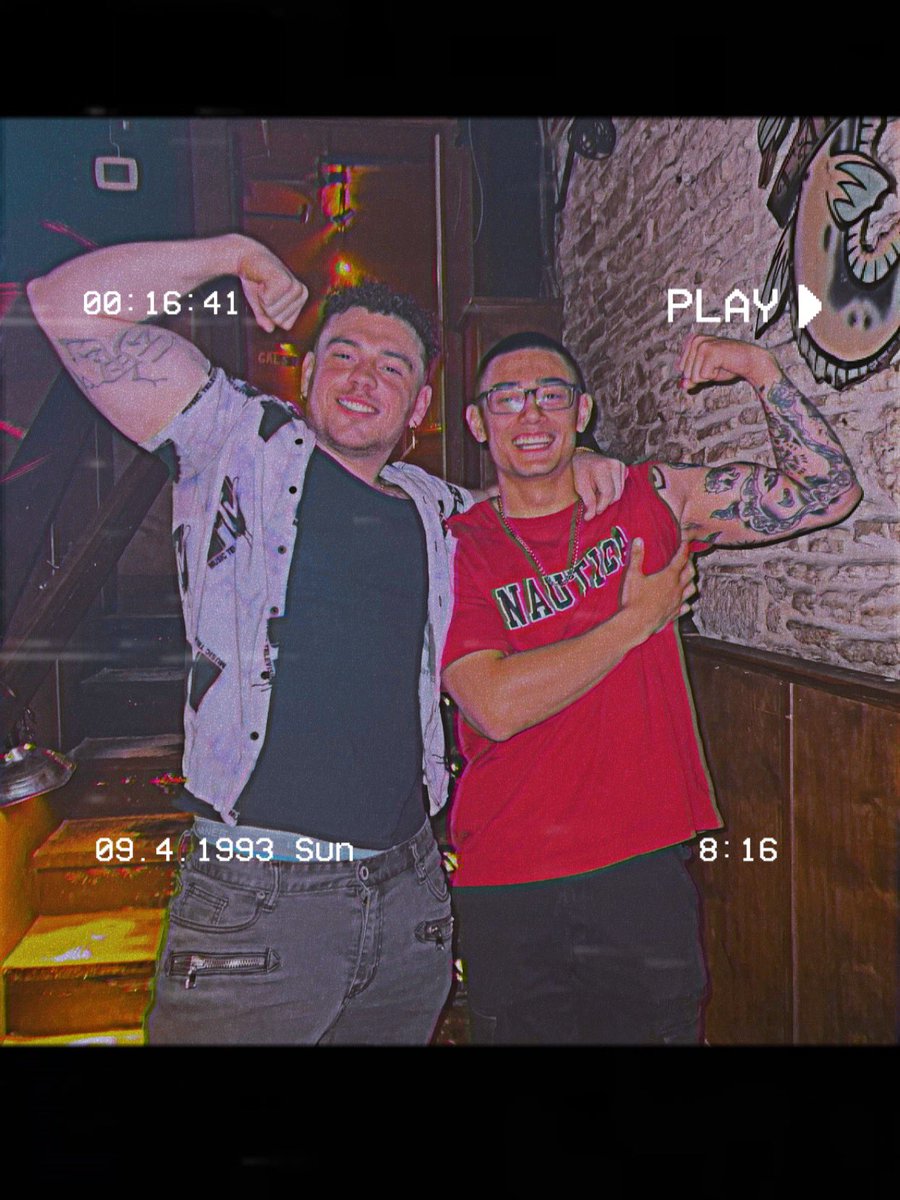 zzackari's tweet photo. My goal is to take drunk pictures with everyone 🍻 https://t.co/xzMLMbKIiM