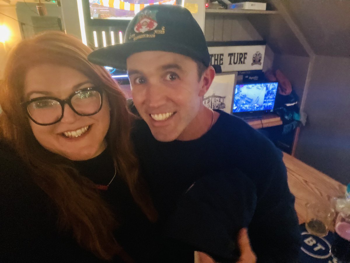 glmchale's tweet photo. Great to meet you today @RMcElhenney after spending time with your lovely family this weekend! C’mon the town xx ⚽️🏴󠁧󠁢󠁷󠁬󠁳󠁿 https://t.co/LpLKFpCIEH