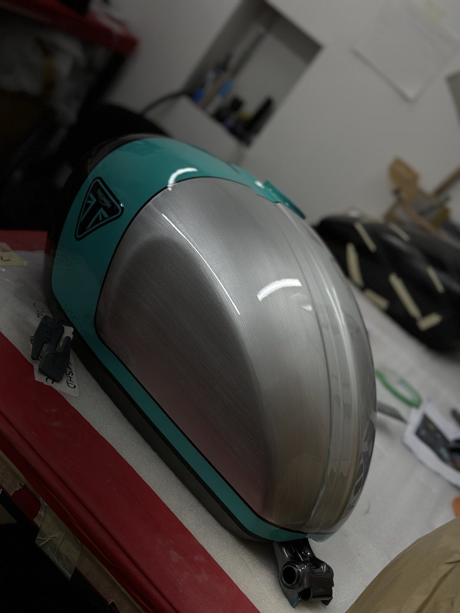 idcustom's tweet photo. #WorkshopCloseUps 👀🎨

#triumph #custompaint #customdesign https://t.co/3WiZtrNQY4