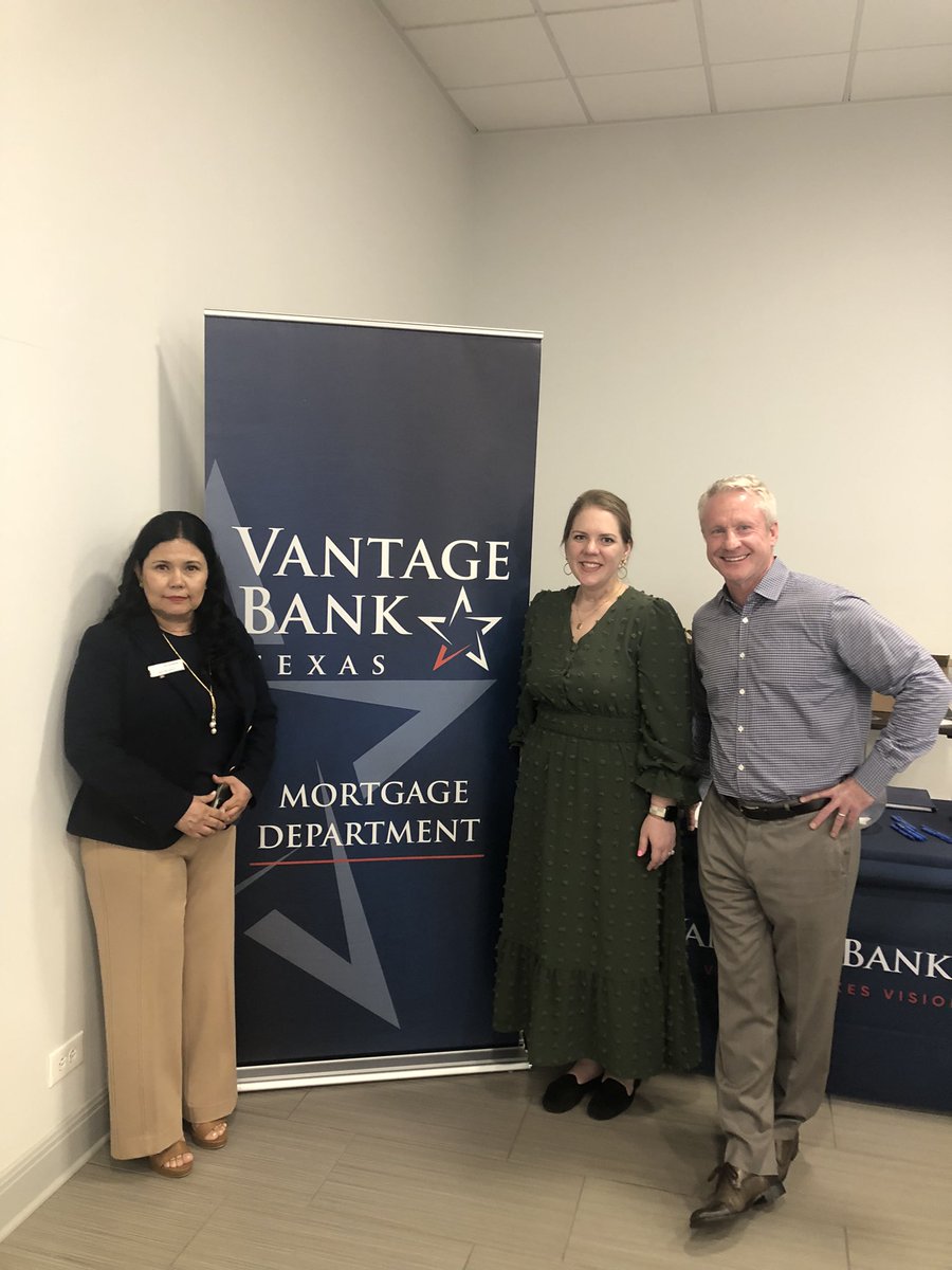Vantage_Bank's tweet image. We proudly sponsored today’s realtor education session on the topic of #fairhousing hosted by @SABoardREALTORS and presented by @LISC_HQ .