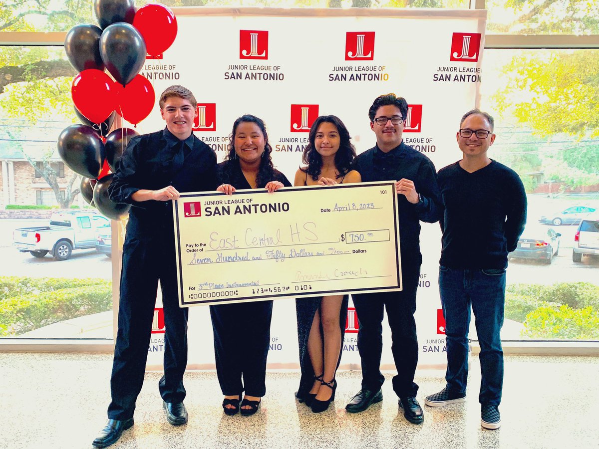 I’m #ECProud of our @ECHSHornetBand 🎷Sax Quartet who brought home a BIG check for their performance at the Junior League of San Antonio FAME awards! 🐝🎵 
@ECHShornets @ECISDtweets @MsBKlifelearner