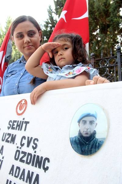 akanomer71's tweet photo. Can veriyoruz
Kan veriyoruz
Kol bacak göz veriyoruz
Kadroyu hak etmedikmi
@RTErdogan 
@dbdevletbahceli
@alitilkici38
@dijital 
@iletisim
@BY
@tcbestepe 
@tcsavunma
#ReisSözleşmeUzmÇvşaDert https://t.co/DbywMO654B