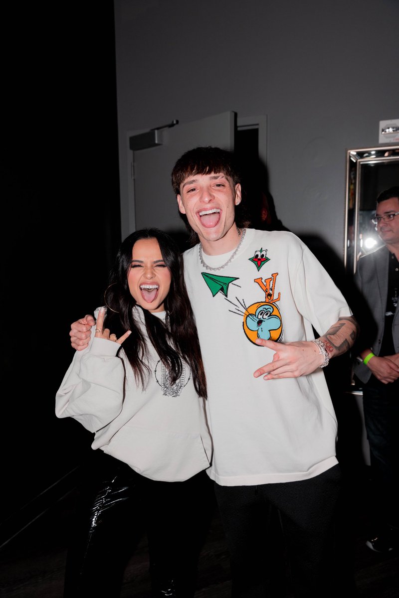 CROM_MAGAZINE's tweet image. #PesoPluma se va de Gira 🌍🏅🈂️
Surprise guests included Eduin Caz, Yng Lvcas, Eslabon Armado, Blessed and Alemán 

@BeckyGMexico2 @MxAlemanMx @BlessdOficial @EslabonArmad0 
crommagazine.com/vitaly-source-…