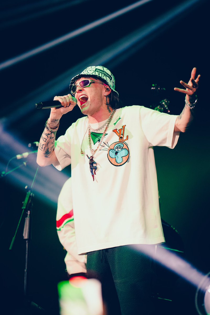 CROM_MAGAZINE's tweet image. #PesoPluma se va de Gira 🌍🏅🈂️
Surprise guests included Eduin Caz, Yng Lvcas, Eslabon Armado, Blessed and Alemán 

@BeckyGMexico2 @MxAlemanMx @BlessdOficial @EslabonArmad0 
crommagazine.com/vitaly-source-…