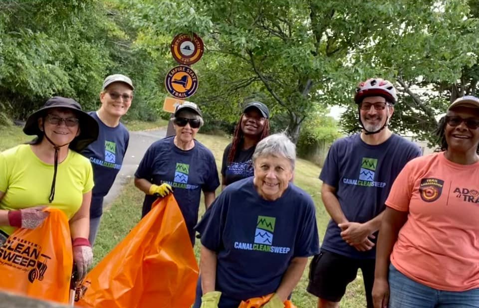 Attention Rochesterians: Get in the Earth Day spirit this weekend with a #CanalCleanSweep clean-up at Genesee Valley Park on April 15 at 10am, hosted by Rotary of Southwest Rochester and Assemblymember <a href="/DemondLMeeks/">Demond Meeks</a> 🌎

Register now: survey123.arcgis.com/share/7ba2621c…