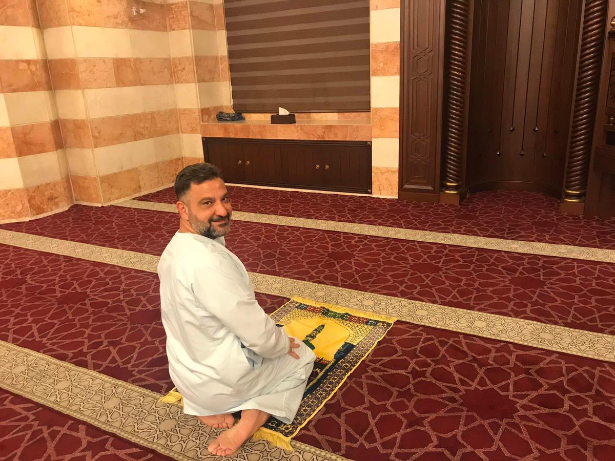 tarekabouz's tweet photo. اللهم ارحم وجهاً بشوشاً فقدناها وصدراً رحباً ضاقت بنا الدنيا بعدها، يارب أرحم من أستوفيت أجلهاوأخذتها من بين أهلهاوأنت وحدك تعلم ألم فقدها،اللهم أرحم  #زوجتي  ام اولادي المتوفية،واجعل قبرها روضه من رياض الجنة،اللهم انس وحشتها،يارب جازها بالحسنات إحساناً وبالسيئات عفواً وغفراناً https://t.co/pZ3oPprKhD