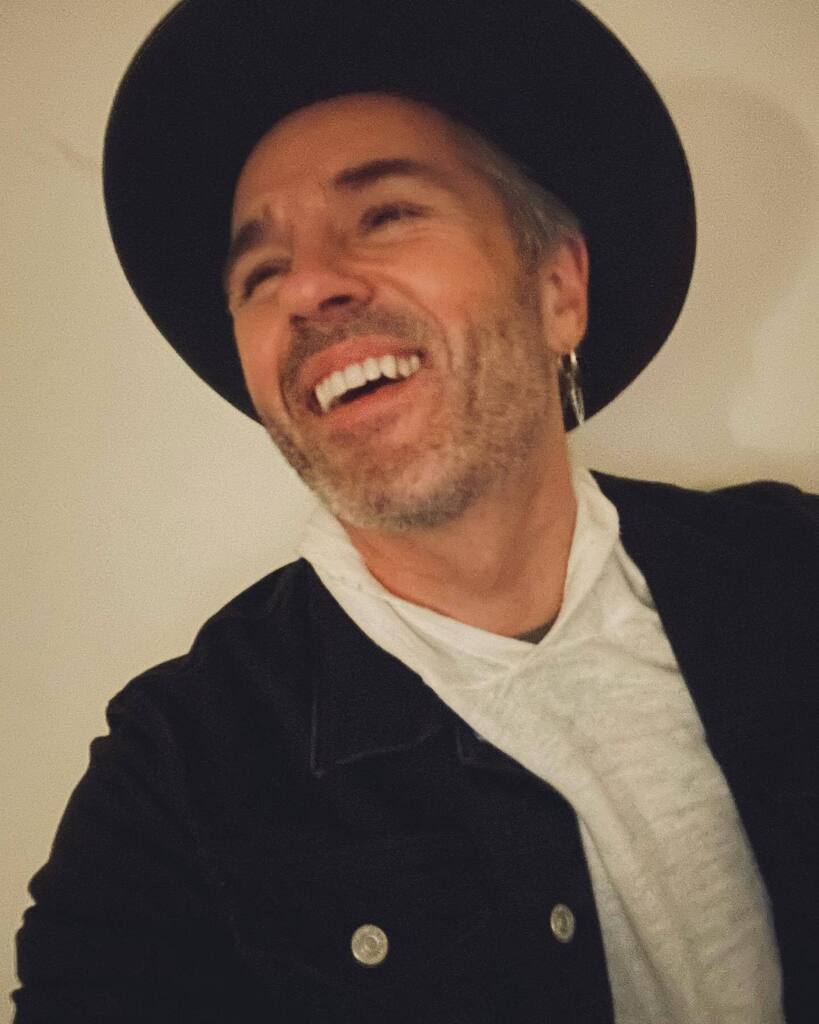 Happy Voices - and A Happy man ! Tack Göteborg för att ni tog emot mig , mina sånger och historier med sån fin respons - så roligt att få sjunga med alla dessa ” Happy Voices ” och. Med dig <a href="/gabrielforss/">Gabriel Forss</a> och din bror Jocke ! Vilken fin grej detta är - så… instagr.am/p/Cq6EfiJsqmW/