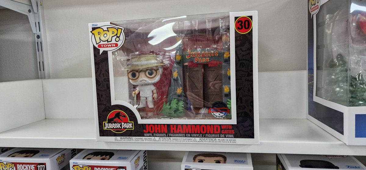 JurassicWorld_4's tweet photo. Hoy ha tocado visita a @GXtore y mirad la preciosidad que tienen. Lógicamente se ha venido conmigo. Para los que no los conozcáis esta tienda situada en Parla es el paraíso de los funkos y merchandising del mundo friki!!!. https://t.co/dkthiFLvbZ