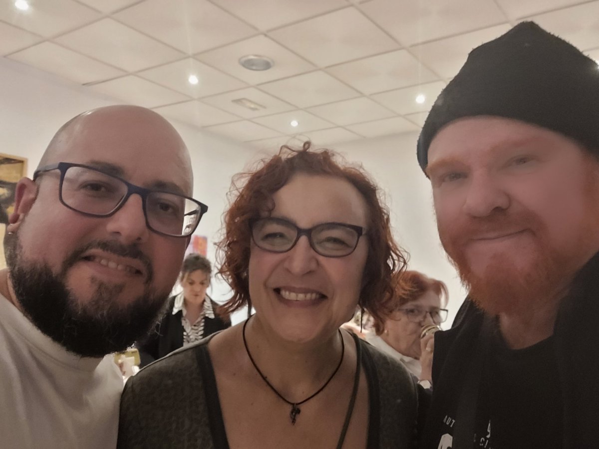 Cuando se canta  desde el compromiso, la justicia y la búsqueda continua de la igualdad. Gracias  @chegagomez por tu canto, voz y activismo social.
#canto #música #voz #Feminismos #justicia #igualdad #guitarra #cantoautora