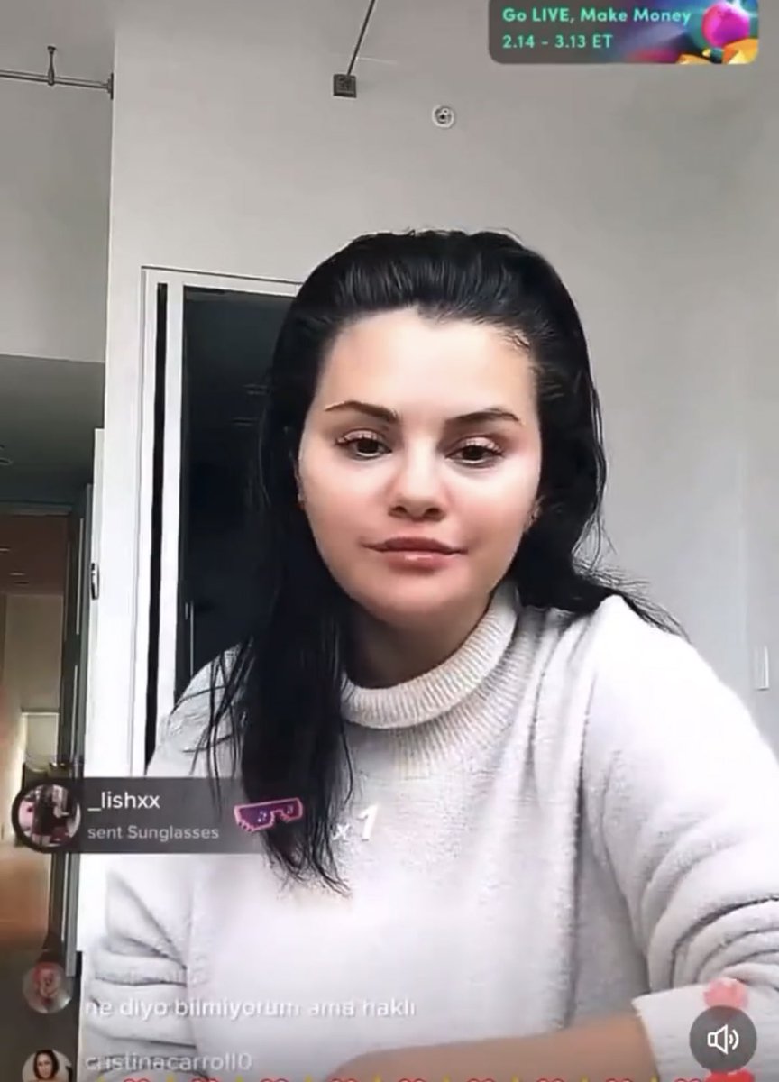 americanreqiuem's tweet photo. selena gomez and ariana grande shouldn’t have to go on a public platform to explain their weight gain/loss because of abhorrent criticism. its nasty, cruel and unfair especially today. https://t.co/fVaNpmMjvj
