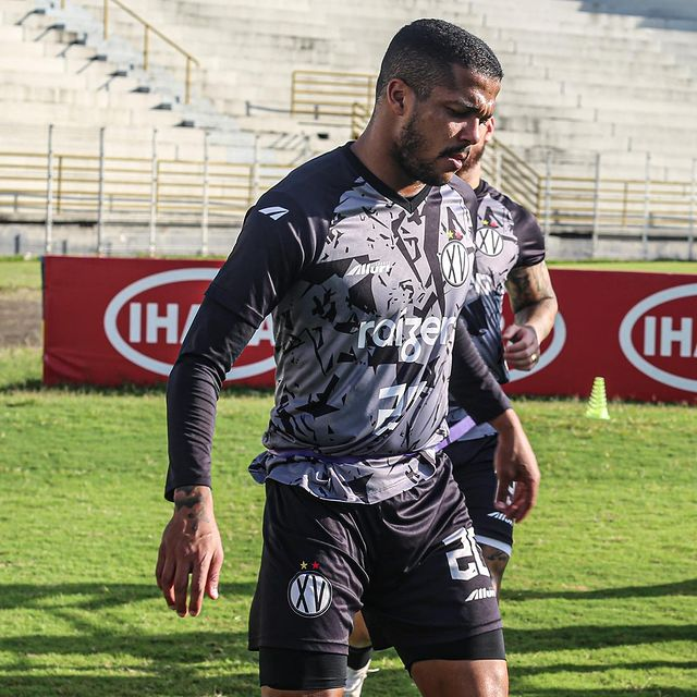 xvpiracicaba's tweet photo. Continuamos firmes na preparação para o Brasileiro Série D ⚪️⚫️
Registros de hoje aqui no Barão da Serra Negra 🏟📸
#XVdePiracicaba #Raízen #Unimed #FMC #UPL #Ihara #Coplacana #Sicredi #Betnacional #Poty #Zyone #TopMania #Alluri https://t.co/AbhFSBJwC2