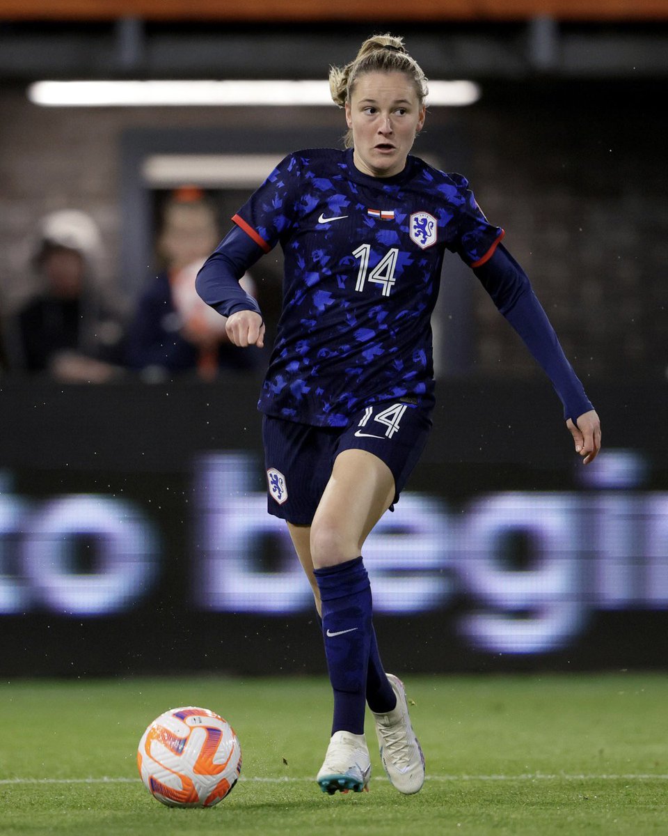 flowsports's tweet photo. A special moment! First international cap for the @oranjevrouwen at 17 🧢 

Congratulations, @wieke_kaptein ✨

(📸: KNVB Media) https://t.co/MxeOzP7JGt