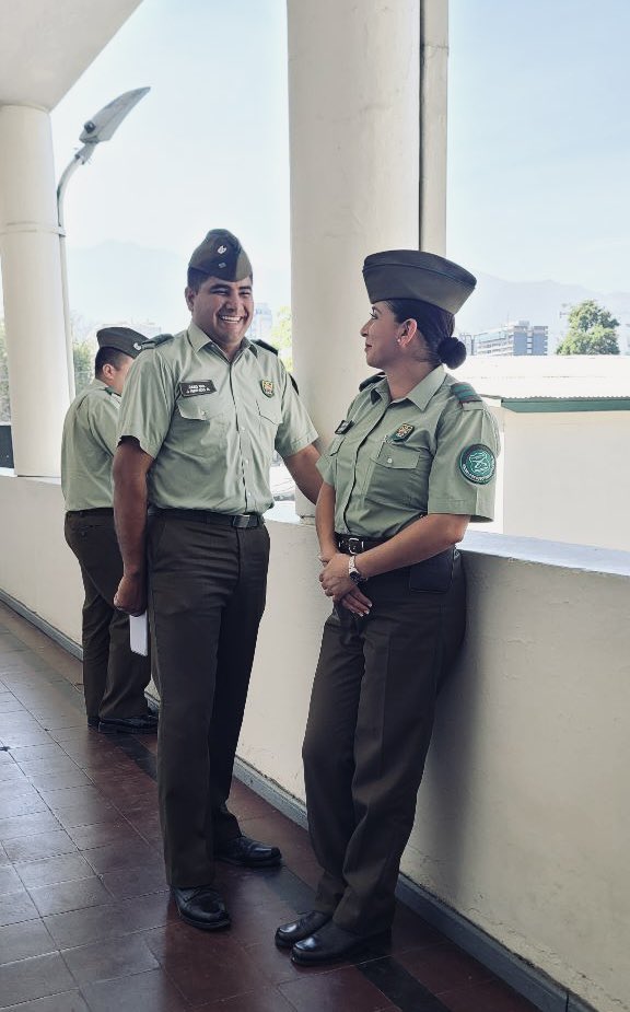 ESUCAR_Chile's tweet photo. Nuestra Escuela de Suboficiales desde hace 90 años que trabaja en el perfeccionamiento de @Carabdechile de #Ordenyseguridad, los que luego de postular, por dos años estudian y se capacitan en áreas de #DDHH, leyes, ciencias policiales y muchas más, sabías?💚

#SiempreCarabinero https://t.co/fqBzoyU8rG