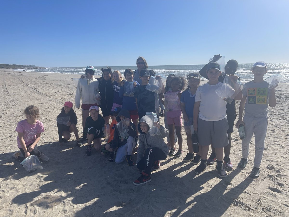 Weatherstone4th's tweet photo. Class trip at Kure Beach, NC https://t.co/hC0pbIAaMD