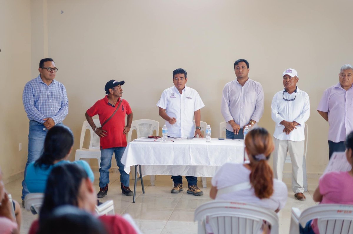 OaxacaSol's tweet photo. Acompañado de integrantes del Cabildo Municipal, el edil de Huatulco Pepe Hernández, encabezó una mesa de diálogo con las familias afectadas por el incendio en el #SectorH3.
“Vamos a atender cada caso en particular para poder cuantificar los…
/ @PPHOAX /
https://t.co/zNCMEY5C2V https://t.co/KoD95EUKVF