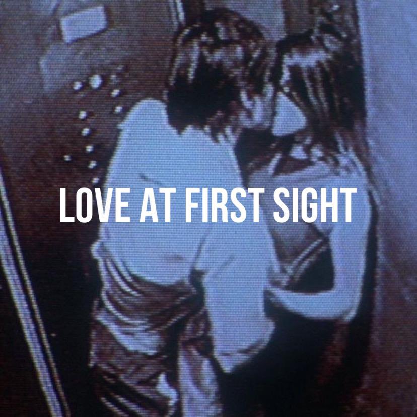 yazabilirim. aynaya karsi.