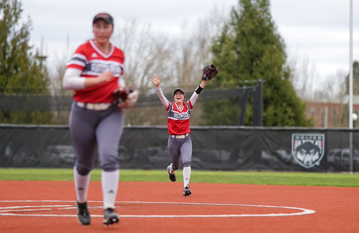 WOUSoftball's tweet photo. Weekends are for softball, and mannn; weβre lovin' it! π
Catch us back in action in Montana this weekend as we take on @msubsoftball in a four-game series!
#scowolves
#GRITinThingsDone https://t.co/hlz75JRAnk