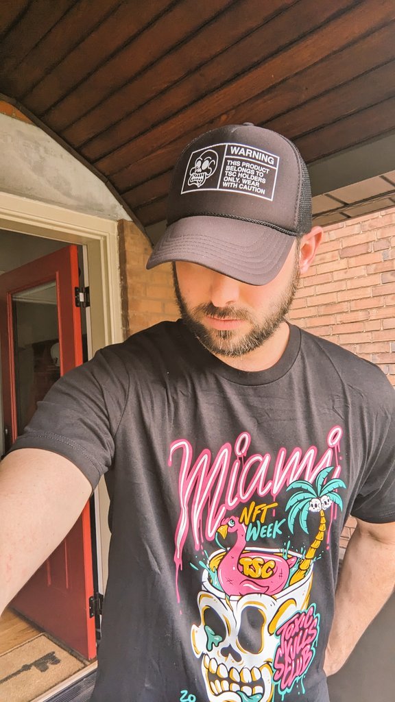 SMRVRODMANN's tweet photo. Well this lil 416(Toronto) boy couldn't make NFT Miami to support my ❤️ for @ToxicSkullsClub
But when @Friks84 delivers something like this T, I had to have it. @CharlesVelez85 didn't even skip a beat when I asked someone to get me one.
Thank you #TSCSTRONG
#toxicbastard https://t.co/mV6wcGB93U