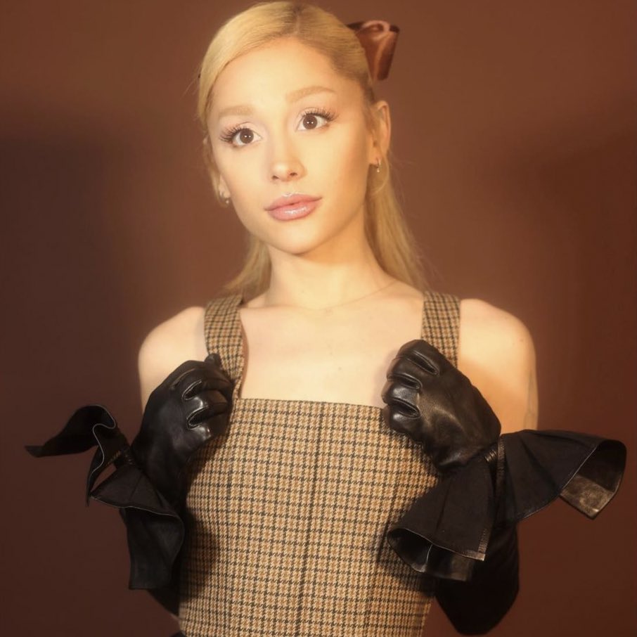 PopCrave's tweet photo. “The body that you’ve been comparing my current body to was the unhealthiest version of my body. I was on a lot of antidepressants, drinking on them, eating poorly, and at the lowest point of my life when I looked the way you consider ‘my healthy’.”

— Ariana Grande https://t.co/DCSwevWXKW
