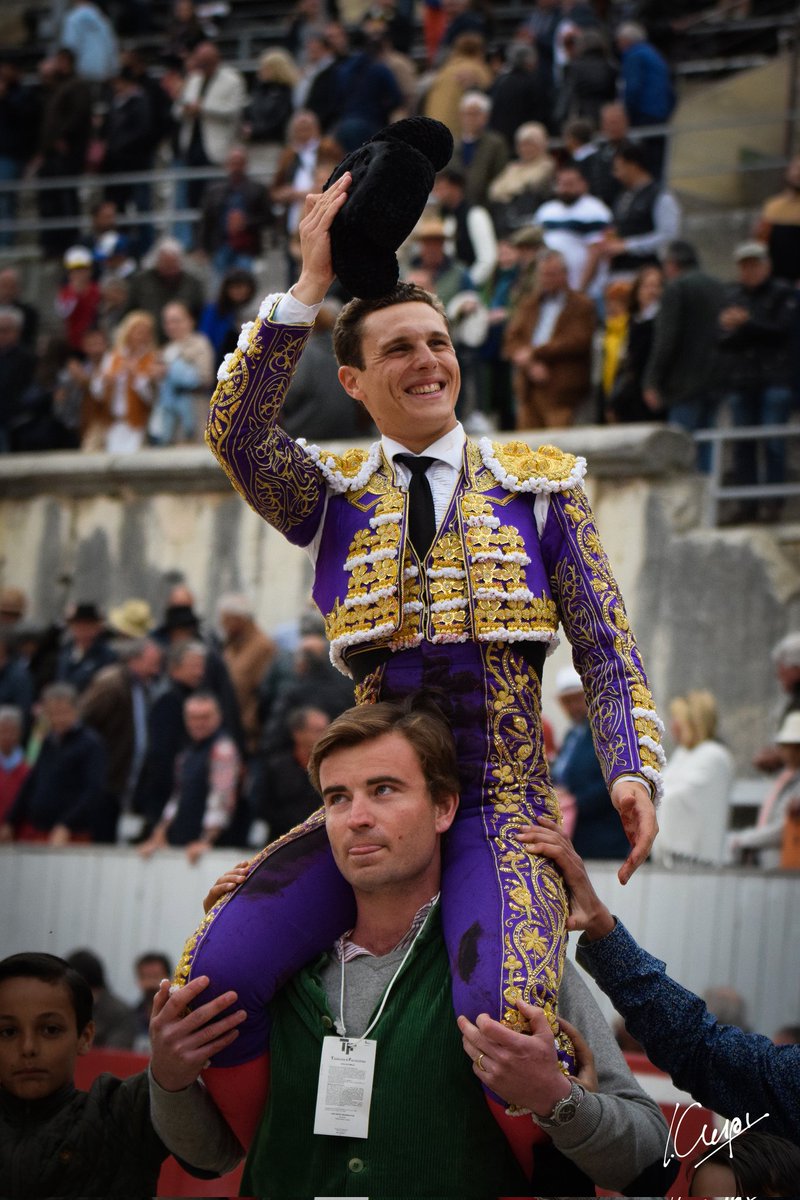 LaureCrespy's tweet photo. Adrien Salenc en Arles. https://t.co/ZTIXDAa4n1