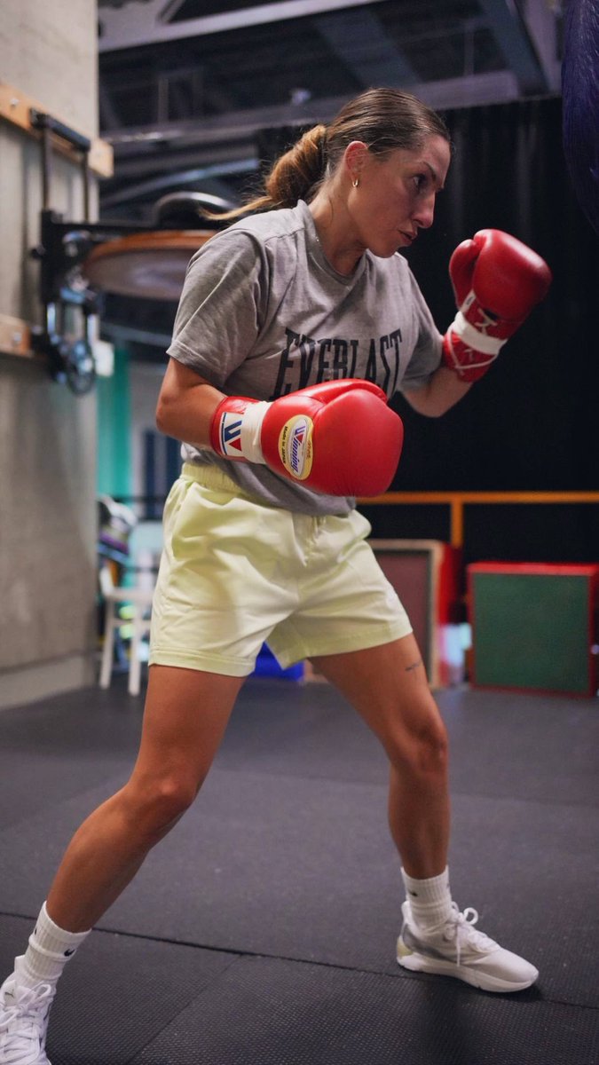 KKlavel's tweet photo. Moins de 3 semaines avant de remonter dans le ring!! J’ai hâte 🥊 @StephanLarouche @BoxCoachDan @yvonmichelGYM
https://t.co/Be15SU0J0Z https://t.co/6iJwIg7gZd