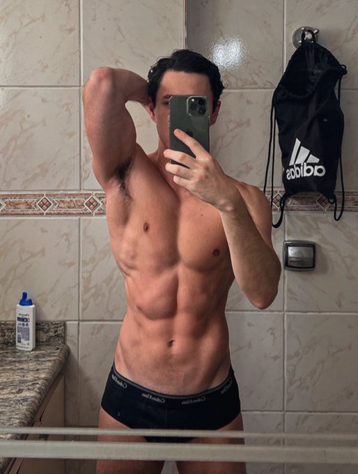 Ftdg1fXXsAcVOoB?format=jpg&name=small