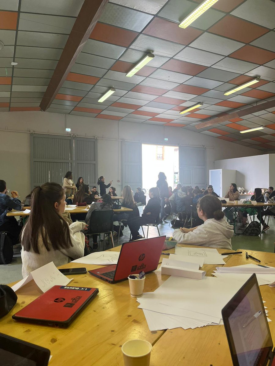 SophieRouxel's tweet photo. 2ème journée Cvl/Cvc des collèges de LaFrançaise, Lauzerte, et la @Cite_scoMOISSAC.  Au programme, travail sur la journée Non au harcèlement 2023, puis nettoyage autour du lac de LaFrançaise. Merci à l'association Léo Lagrange pour leur aide. @PiqueEmilie @cdimoissac https://t.co/IOeVK5x5W0