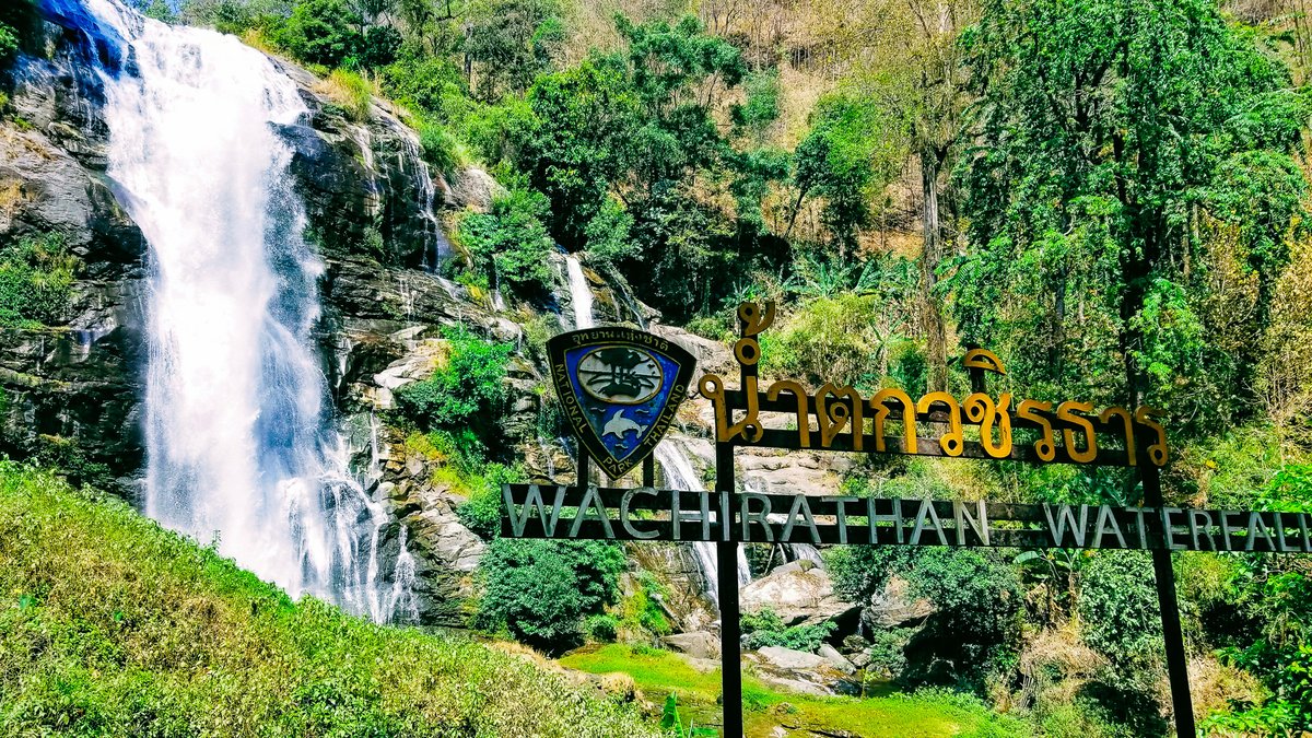 Happy #TravelTuesday! Explore the beauty of the Wachirathan Waterfall in Doi Inthanon National Park,Chiang Mai Province, #Thailand. Locally known as the 'Diamond Cascade', glistening water droplets create a mesmerizing spectacle as they catch the light. #Thai #ThaiLanguage