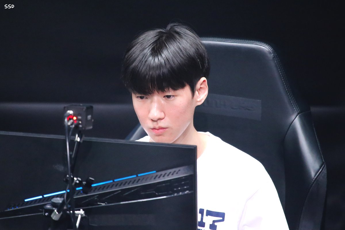 saemdal_pic's tweet photo. 230408 TDI INHYEOK 정인혁 
#TDI #INHYEOK #정인혁
그냥 정인혁이라고 하자 https://t.co/GBEuEv54o6