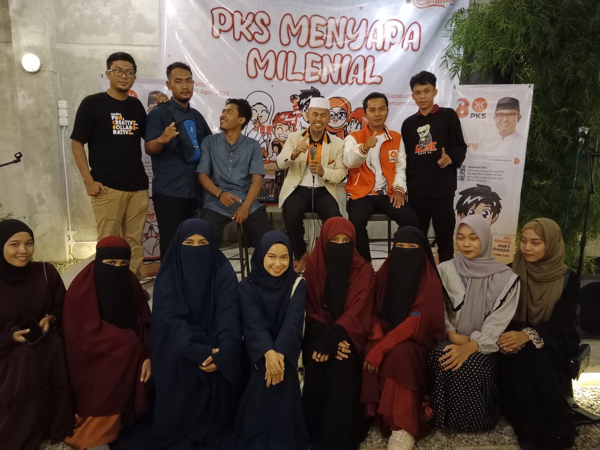 KhSuardi's tweet photo. Kopdar dengan anak2 milenials https://t.co/xZt0j804V7