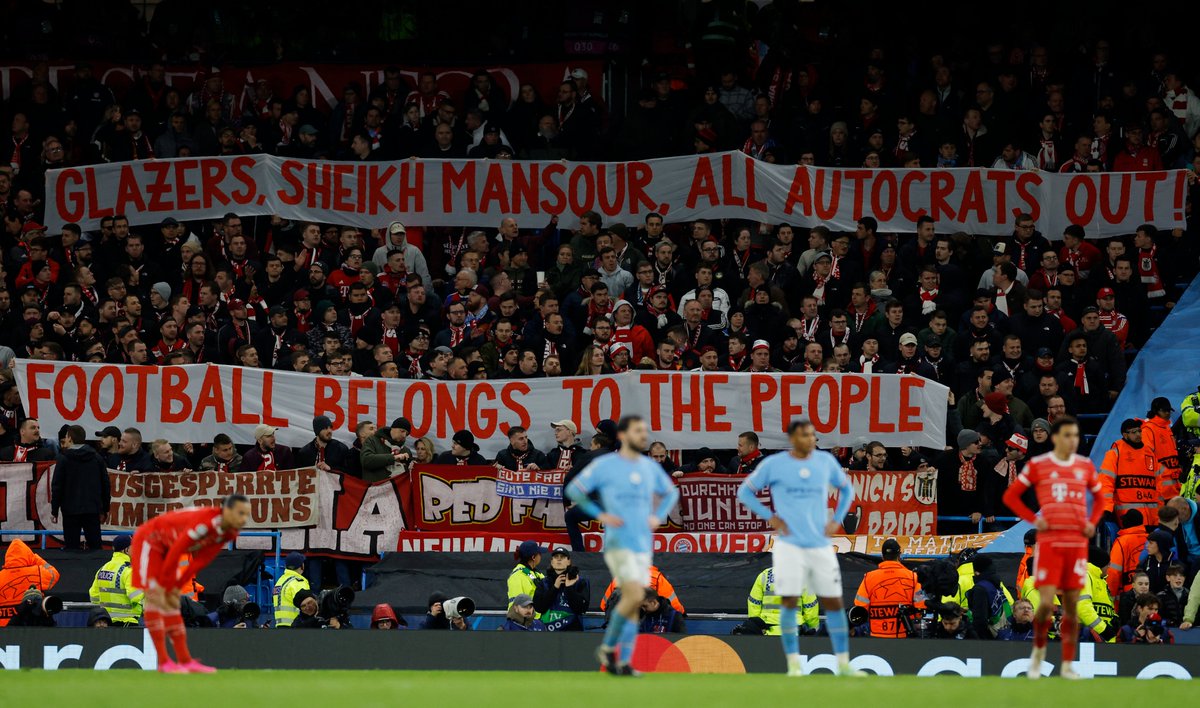 demarkesports's tweet photo. Bayern Münih tribünlerinin Manchester City karşısında açtığı pankart: "Glazer ailesi, Şeyh Mansur ve tüm otokratlar dışarı. Futbol, halka aittir." https://t.co/1v3rEbdUxr