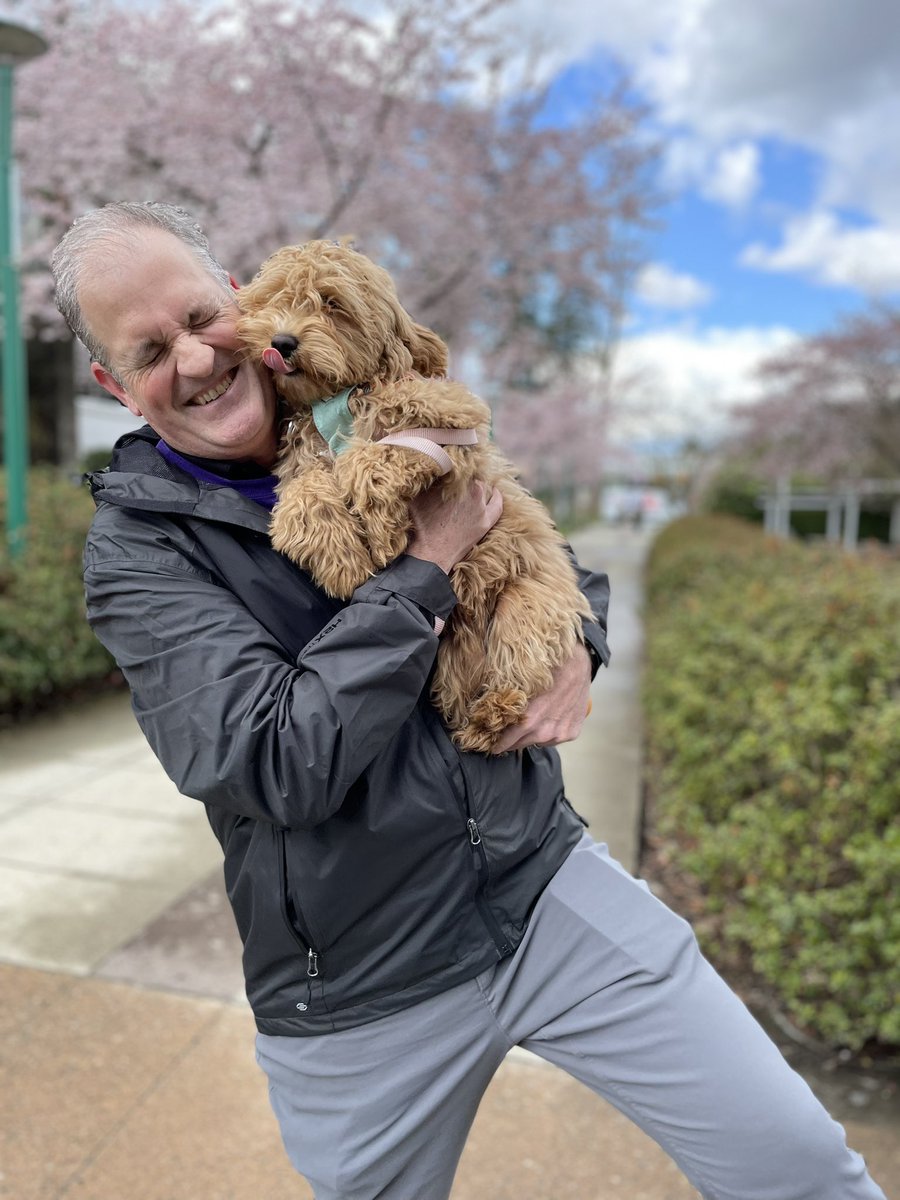 I joined students from #Gilpin today at the @CityofBurnaby launch of the @Walk30Challenge. Between April 10-May 14, take part in the challenge to log your active time for #burnaby! I also got to walk with @BurnabyBill and his new pup Mochi #bced #walk30challenge @burnabyschools