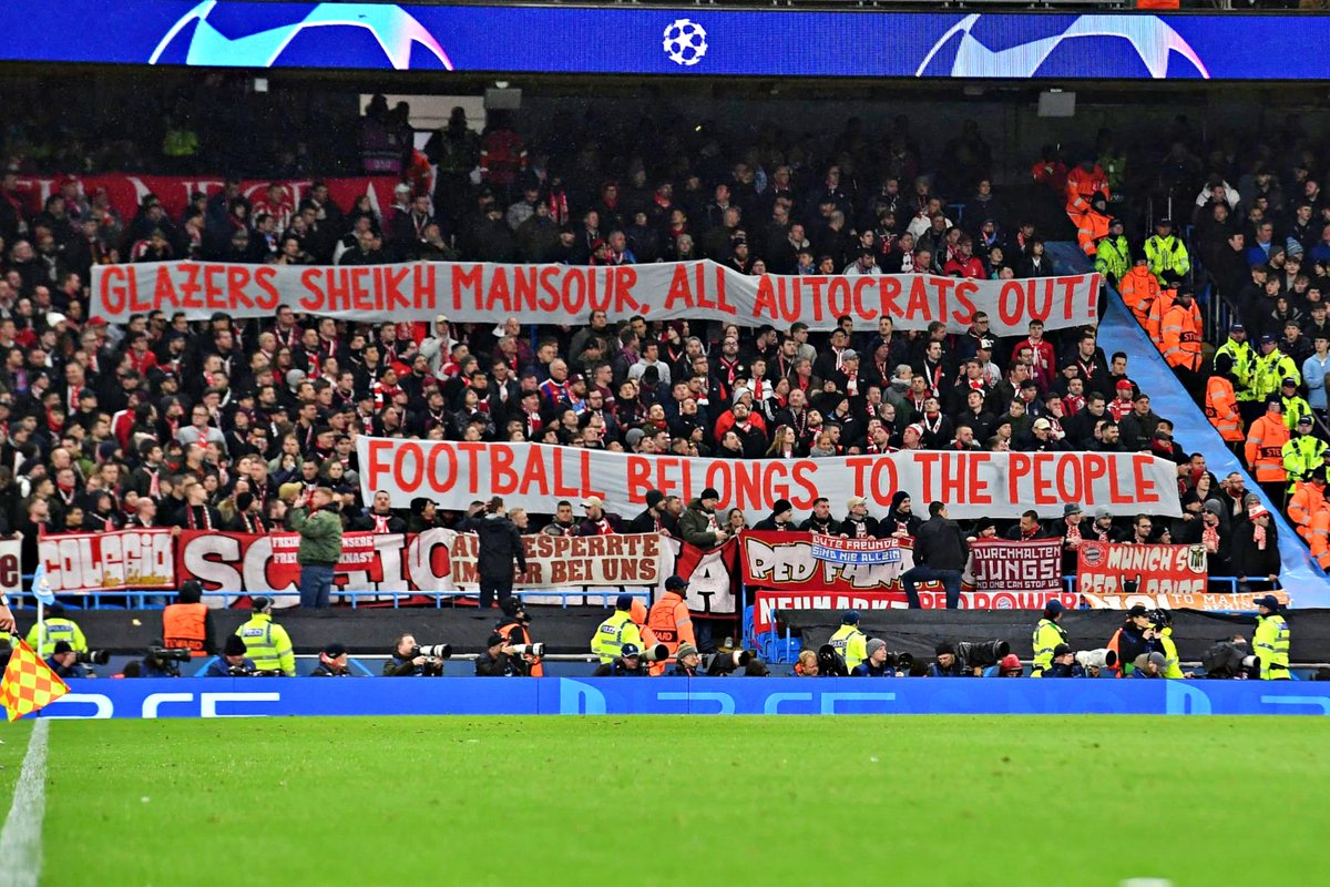 Adeptos do Bayern deixaram uma mensagem clara em Manchester.