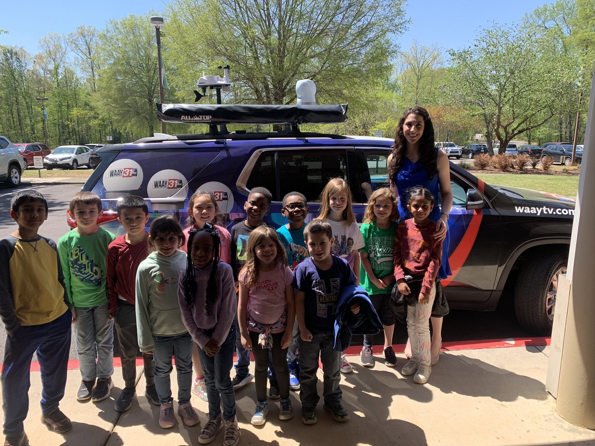 AnelloWx's tweet image. What a fun afternoon with the sweet 1st graders at Heritage Elementary! These students asked great questions and listened so well! I loved spending the afternoon chatting with them about the types of weather and about severe weather safety.#GuestReader #HeritageElem #StormTracker