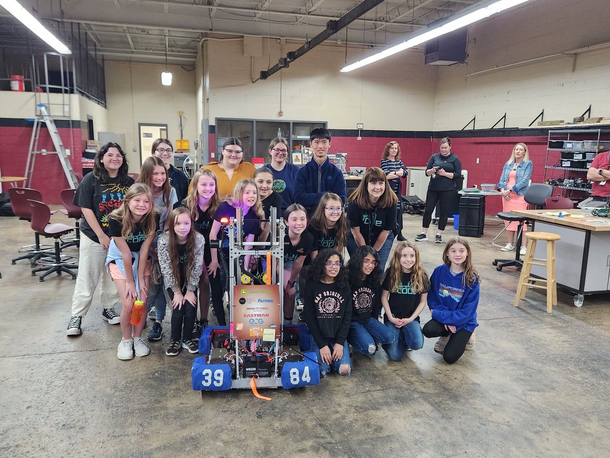 What started as a conversation at a #JCSTechLeads meeting led to <a href="/Woodland_JCS/">Woodland Elementary</a> Girls that Code group coming to visit <a href="/3984Topper/">Topper Robotics 3984</a> and talk shop! Great group of girls with lots of great questions! <a href="/ScienceHill_JCS/">SCIENCE HILL HIGH SCHOOL</a> <a href="/jcityTNschools/">JohnsonCitySchools</a> @davidjtimbs #girlsthatcode #firstRobotics