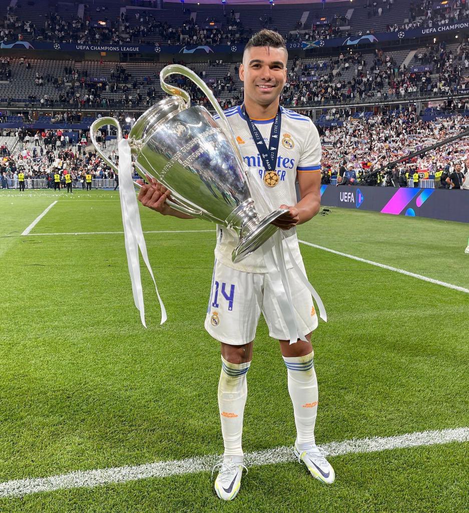 figxres's tweet image. Which midfielder is better?

Retweet for Rodri.         Like for Casemiro