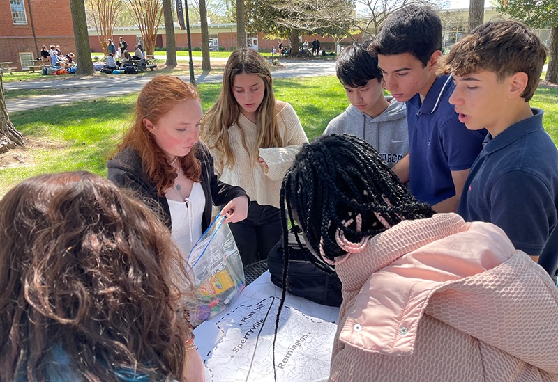 CCSrightnow's tweet image. Immersion Trip prep today with the 10th graders! The excitement builds ... tomorrow, they&apos;re off to the top of the watershed! #RiverTime #SetYourCourse #SecondCentury