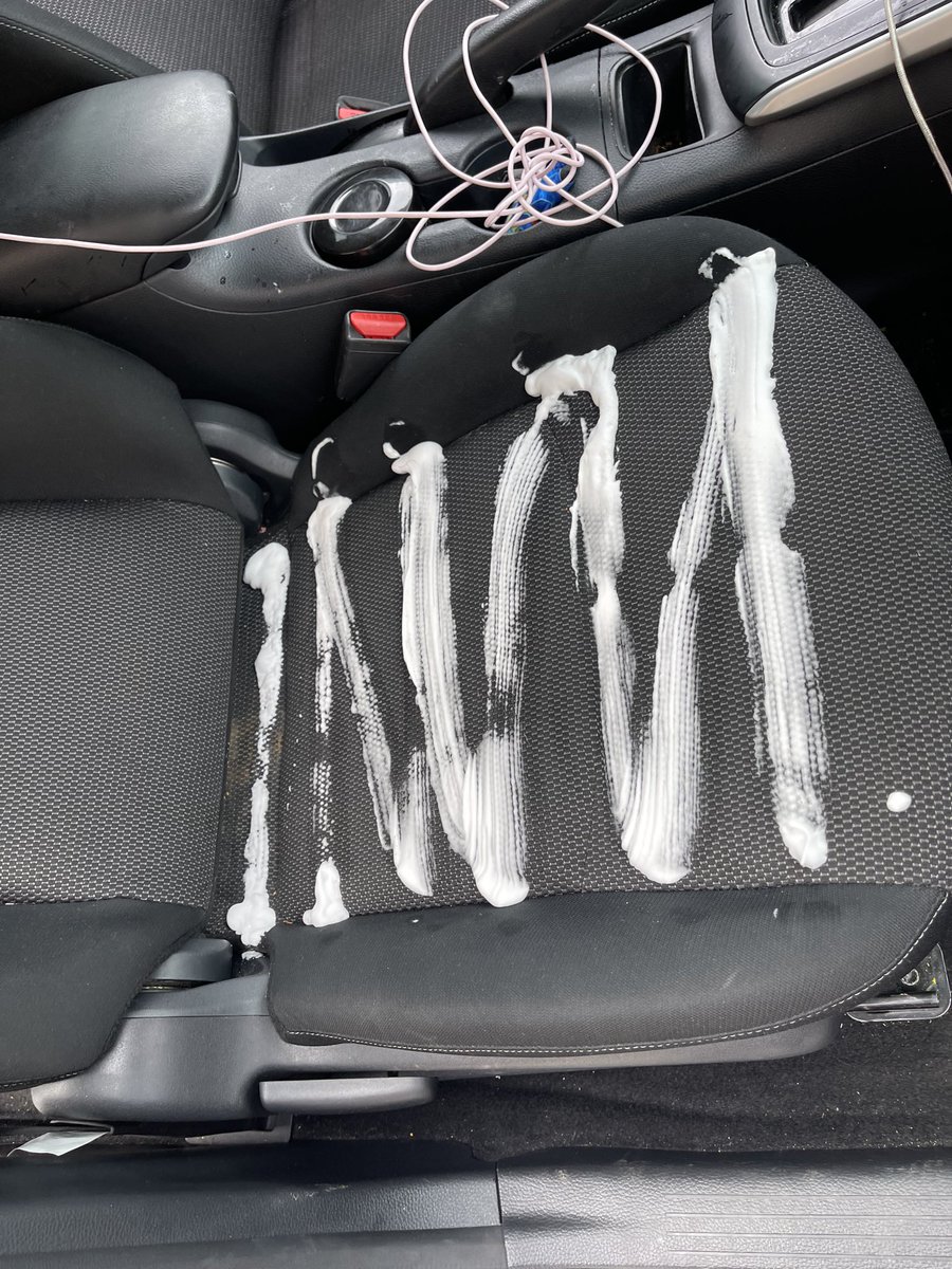 1Maliano's tweet image. Shampoo / Conditioning upholstery ♻️