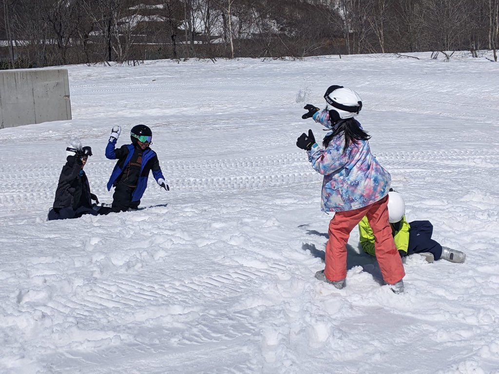 MCMVisits's tweet photo. Skiing and snowballing in all the valleys today #MCMSkiJapan🇯🇵 https://t.co/5Wotn3JAMi
