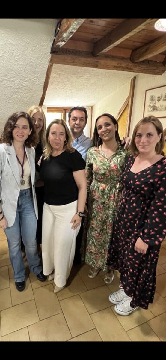 VickyeBar's tweet photo. Hoy con parte del equipo que formará la candidatura para gobernar Hoyo de Manzanares, hemos acompañado a la presidenta @IdiazAyuso en su visita a Navacerrada y Cercedilla .
Poner en valor la Sierra del Guadarrama #entretodos #ProyectoPopular https://t.co/n6YPf2EI09