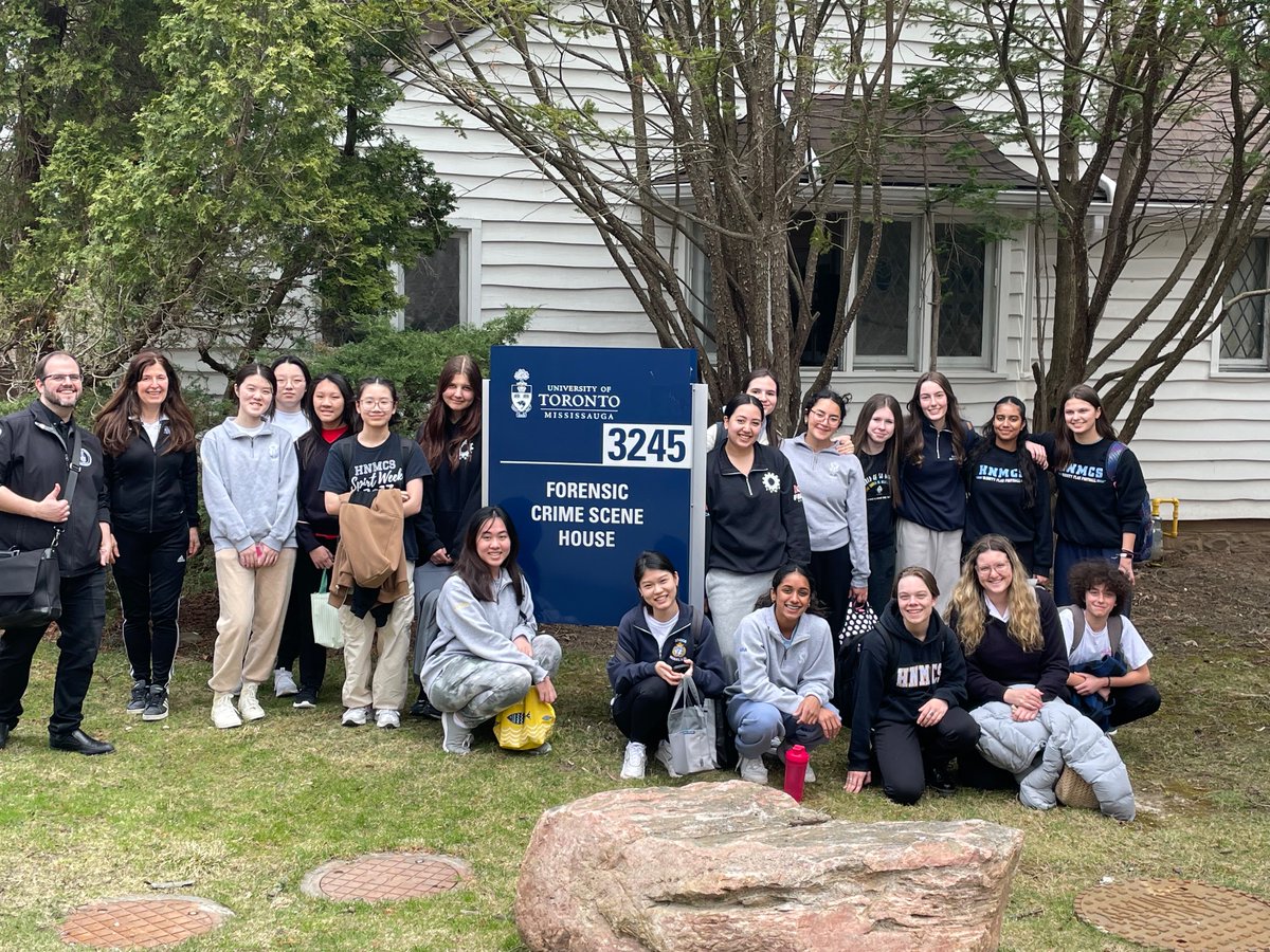 MsENicoletti's tweet photo. A great experience for Forensic Science students at UTM today!@HNMCS @msenic https://t.co/h4EifgOOLm