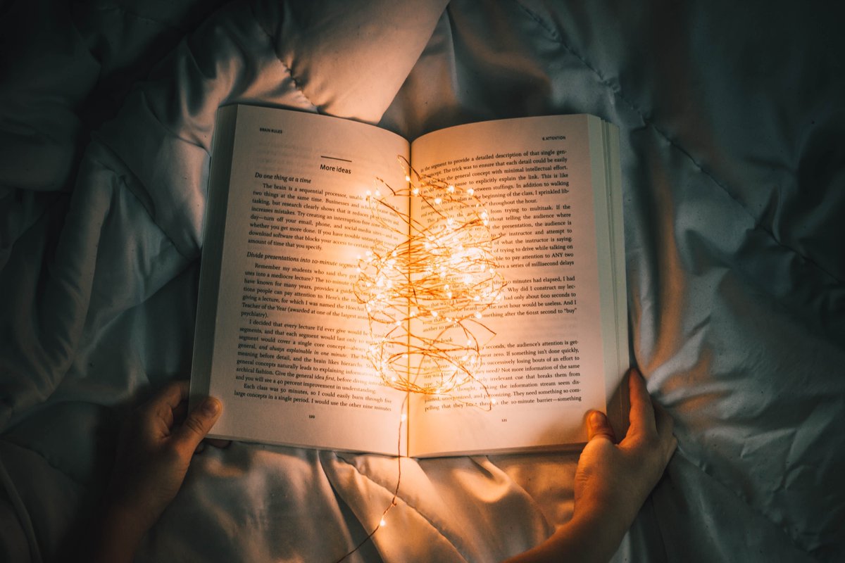 booksculpting's tweet photo. Our #poetry category needs a little love. Could you be the person to turn up the 🔥? With lovely language, artful metaphor, immersive experience. All those things you #poets do.
#IPNE hosts. Authors need not hail from NE. Submissions close April 20.
https://t.co/F8TpkxZKbO https://t.co/i2y7gkqeJj
