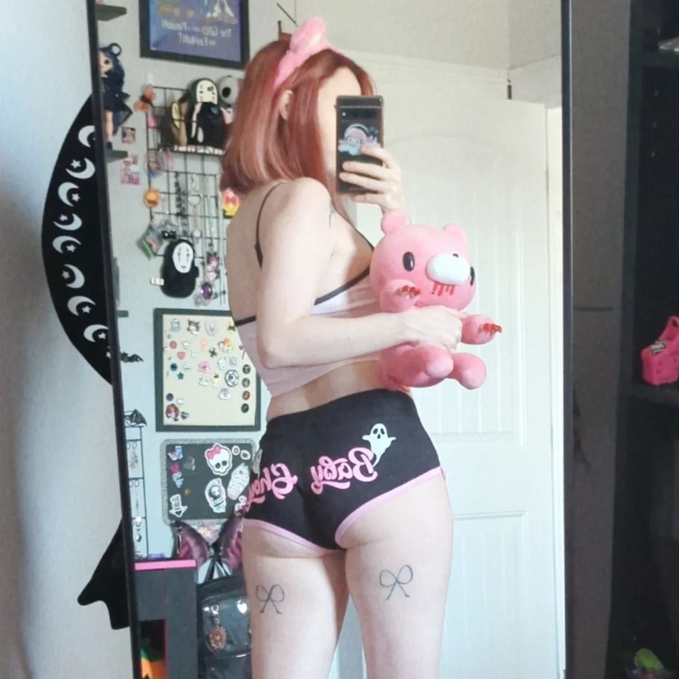 toofastclothing's tweet photo. Baby Ghoul 👻🖤

Get your Too Fast short shorts for spring today! They are comfortable, sexy, and have the best fit. 

#TooFastClothing #SpringGoth #SummerGoth #GothFashion https://t.co/tns0SNAlq1
