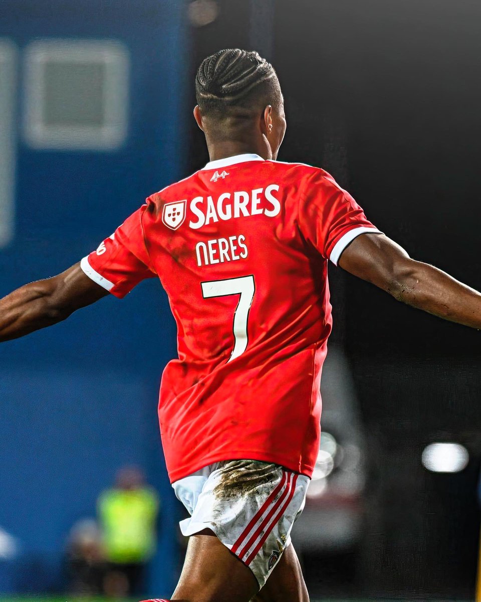 Volto a dizer, tem de ser titular em todos os jogos. 

Ponto.