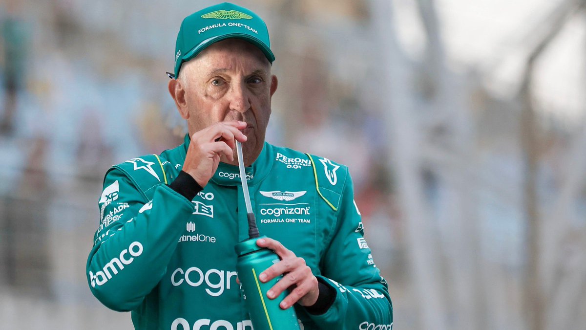 MovidaTimes's tweet photo. Cargando fuerzas para unas carreras en el #papamovil y después… AMÉN #humorespañol #papafrancisco #roma #memesespañol #formula1 #carrerascoches @astonmartinf1 https://t.co/SS25iMPdI1
