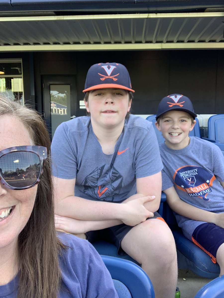 LittleBug1011's tweet photo. Go @UVABaseball #gohoos #hoossmiling https://t.co/fB5kIeS9vB
