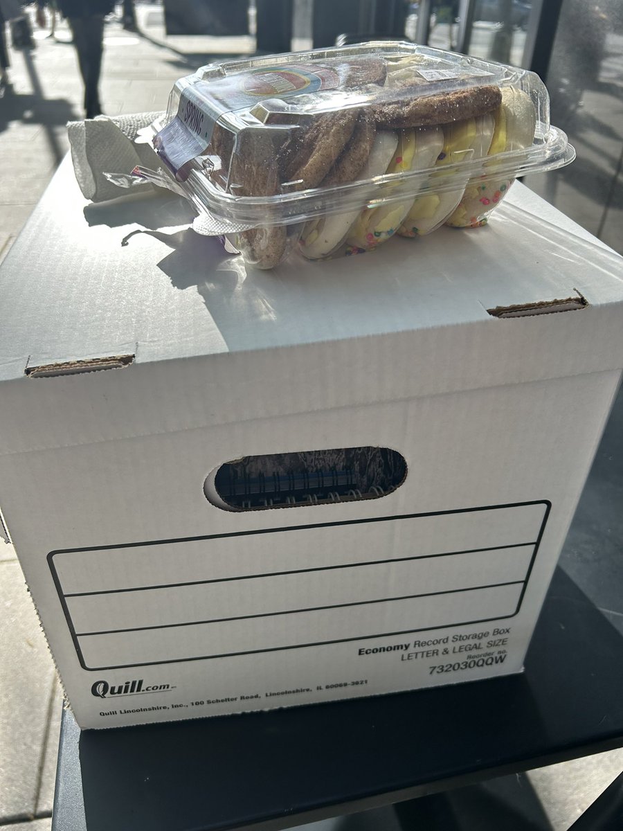 Amanda M Klasing tweet media