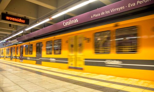 adnciudad's tweet image. Dos horas de paro en las líneas D, E y el Premetro - adnciudad.com/index.php/1577… #Paro #MedidadeFuerza #LíneaD #LíneaE #Premetro @basubte @metrodelegados @Emova_arg