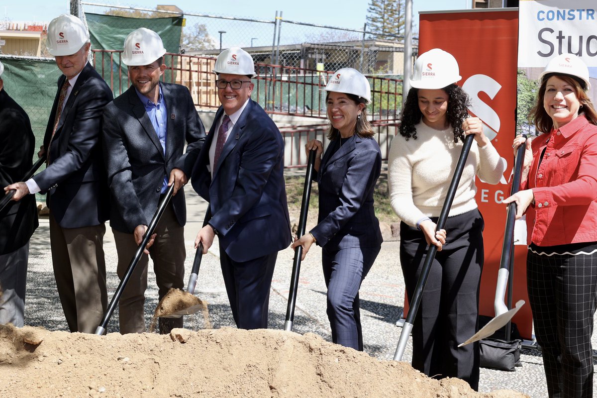 The cost of college is more than just tuition. Often it’s housing & basic needs that make college unaffordable. That’s why CA is making historic investments in student housing. Great to be at @SierraCollege today to celebrate their housing project made possible by CA grants.