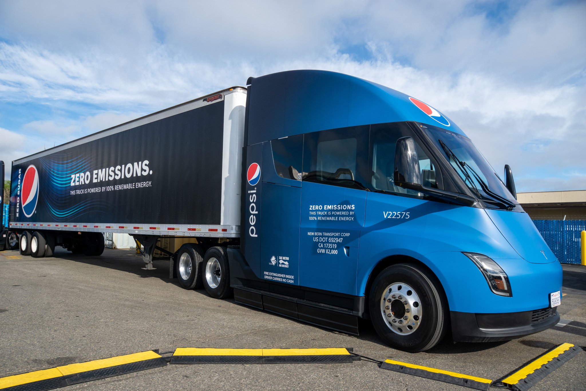 CARB on Twitter ".PepsiCo is rolling out 18 zeroemission Tesla semi
